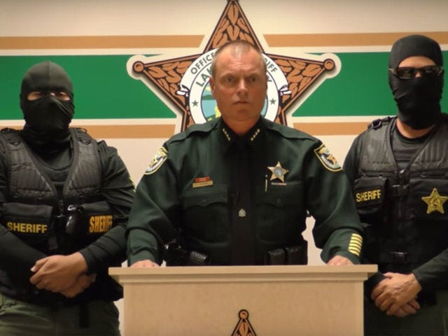 Σερίφης έστειλε το πιο επικό μήνυμα όλων των εποχών σε έμπορους ναρκωτικών (βίντεο)